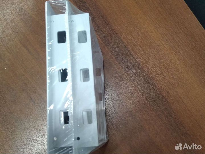 Лаз в дверь для кошки