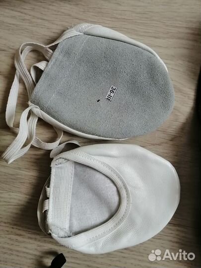 Купальник для танцев чёрный и чешки