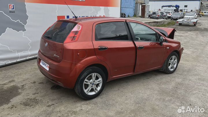 Дверь багажника Fiat Grande Punto (199)