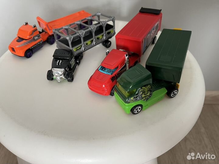 Трейлеры, грузовики Hot Wheels