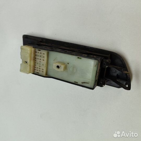 Блок управления стеклоподъемниками левый Nissan