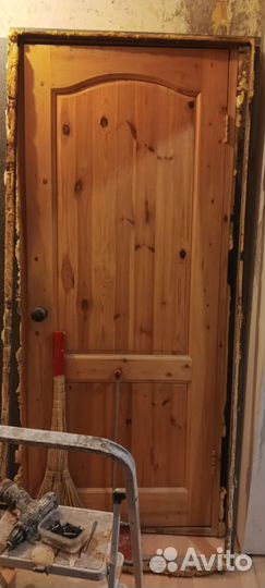 Металлическая дверь бу 90 200