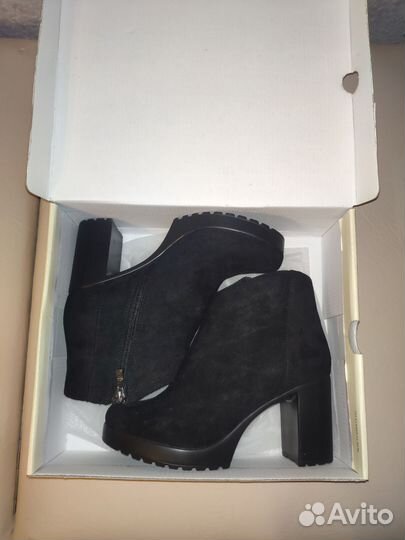 Ботильоны замшевые 38р