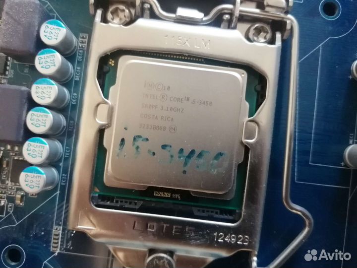 Материнская плата с процессором и памятью