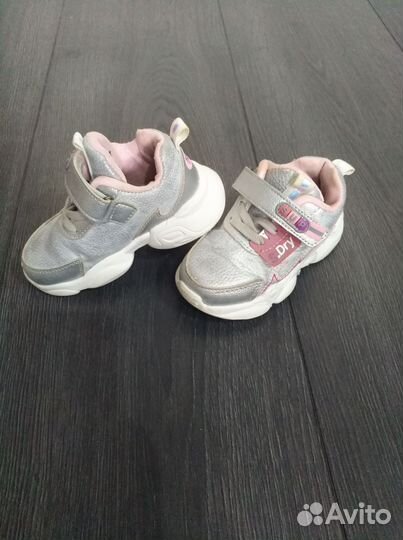 Кроссовки для девочки