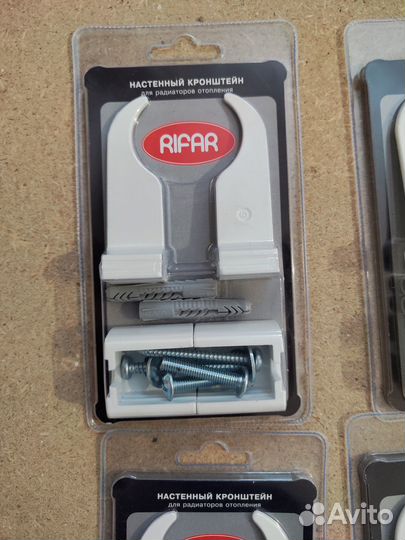 Кронштейн для радиатора отопления