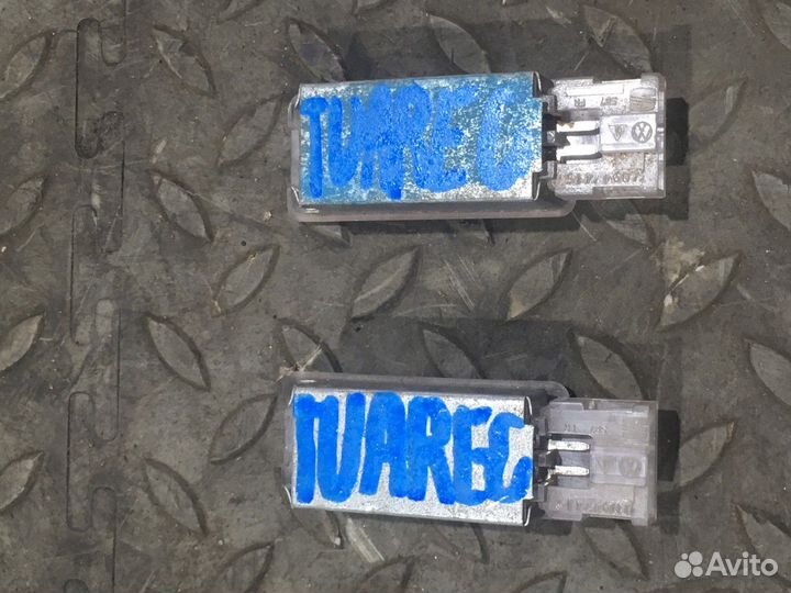 Плафон внутреннего освещения (Volkswagen Touareg)