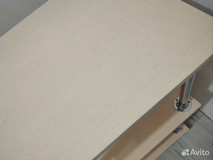 Этажерка на колесиках