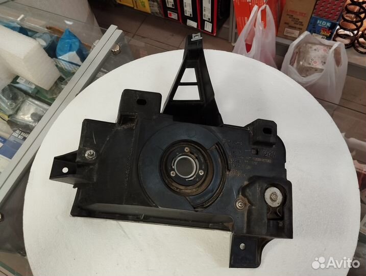 Фара противотуманная правая LC200 07-12 г