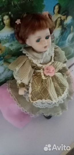 Кукла фарфоровая коллекционная