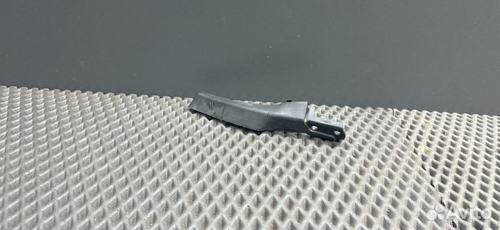 Уголок жабо правый Kia Ceed рест. ED 2010