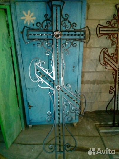 Кованый крест