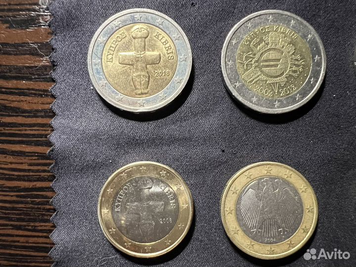 Монеты 2 евро, квотеры, доллары Канады