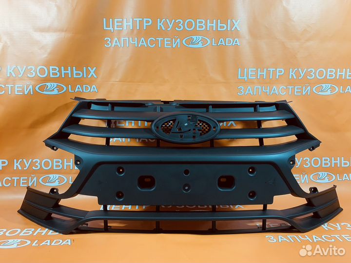 Решетка переднего бампера средняя granta FL