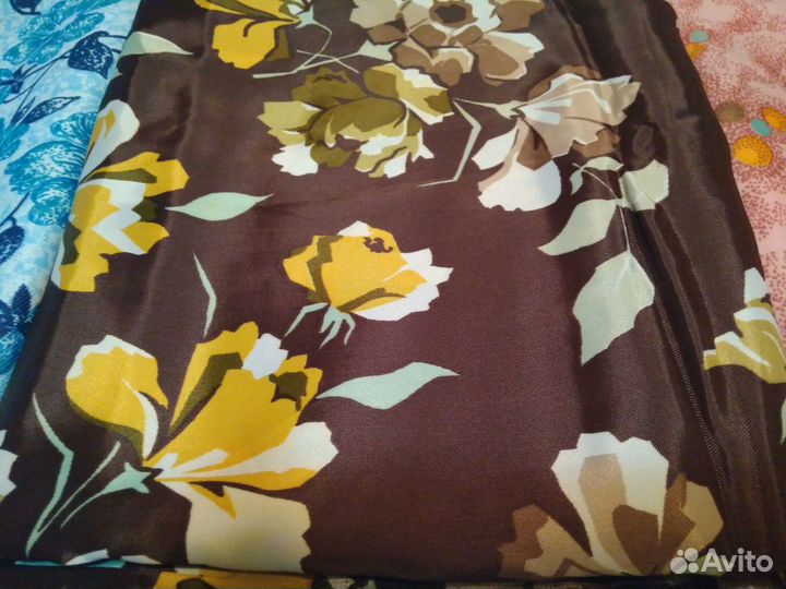 Разнообразные винтажные ткани СССР