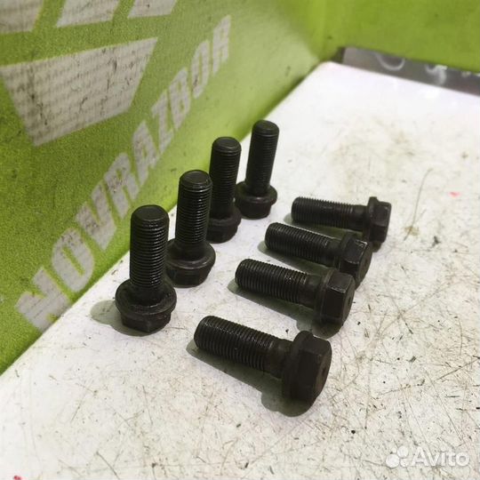 Болт коленвала Субару Форестер 10