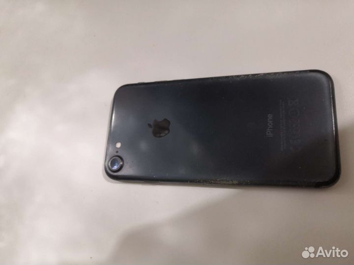 Телефон iPhone 7