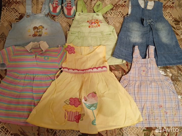 Пакет с платьями+ кроссовки(26р.)