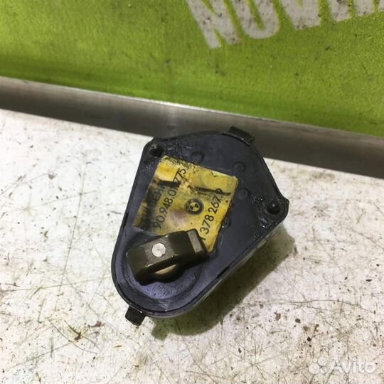 Моторчик заслонки отопителя бмв Е32