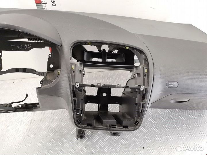 Торпедо (панель передняя) для Seat Altea