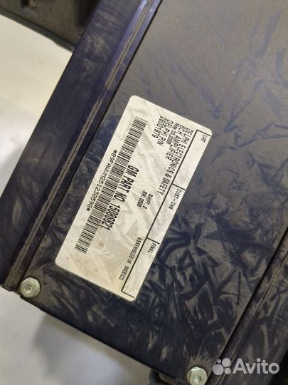 Сабвуфер Hummer H3, 2006