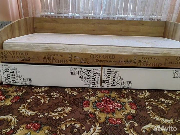 Кровати с матрасами, б/у 1 год