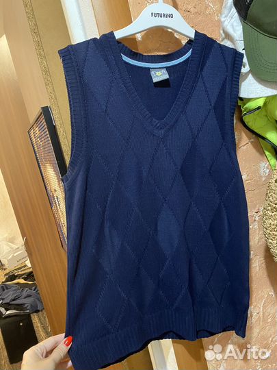 Жилетка на мальчика новая 158