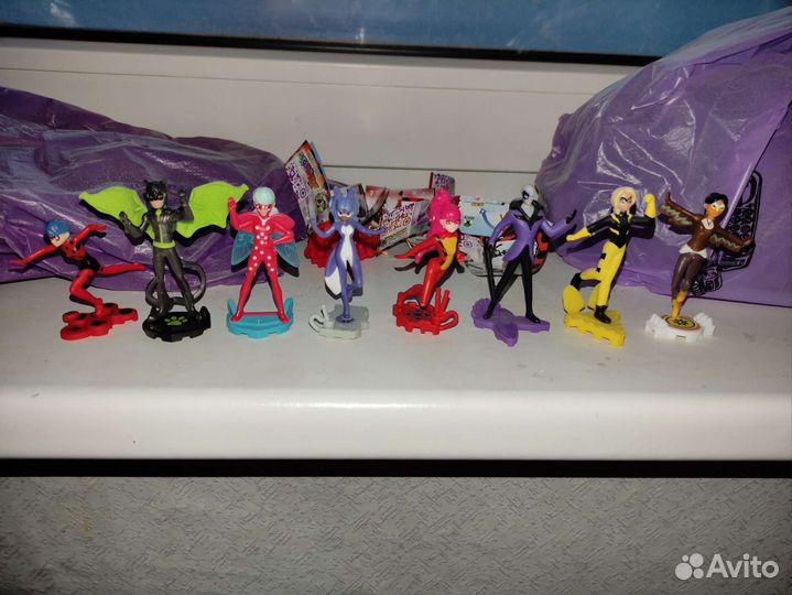 Фигурки Леди баг и супер кот из Киндера Полный