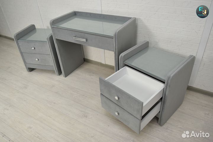 Туалетный столик, тумбы