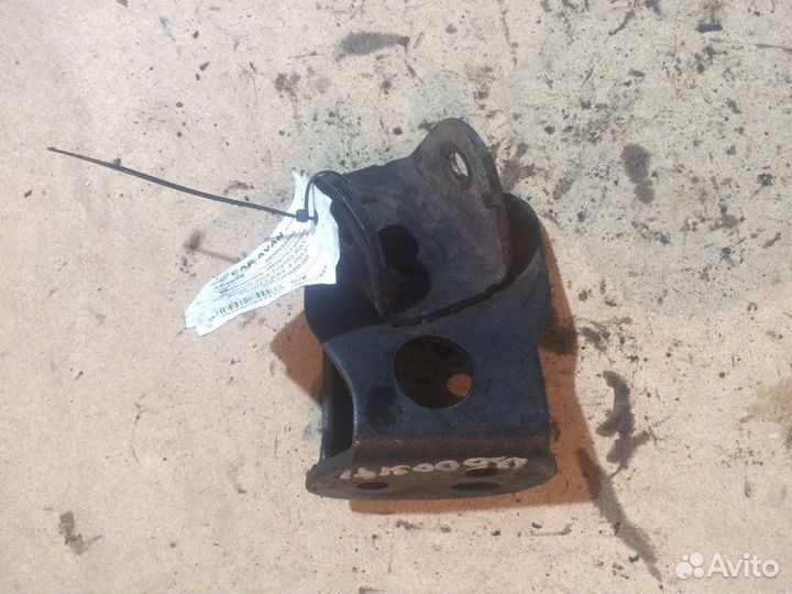 Кронштейн амортизатора задний правый Toyota Rav 4