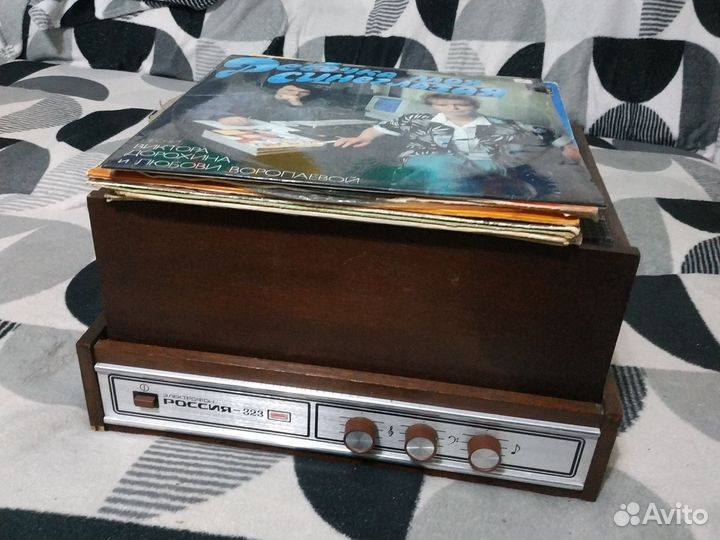 Проигрыватель винила Россия 323