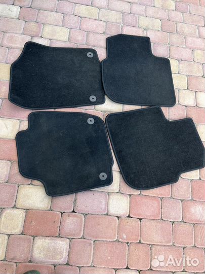 Автомобильные коврики текстильные