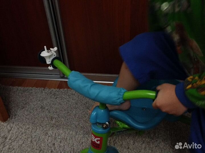 Трехколесный велосипед для малышей