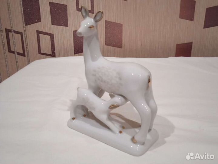 Статуэтка фарфор