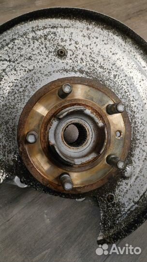 Кулак поворотный задний левый Land Rover Range