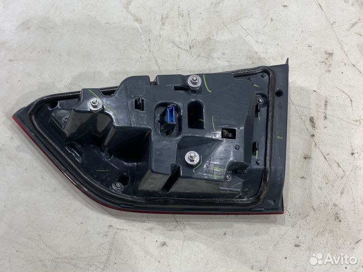 Фонари в крышку багажника BMW X6 F16