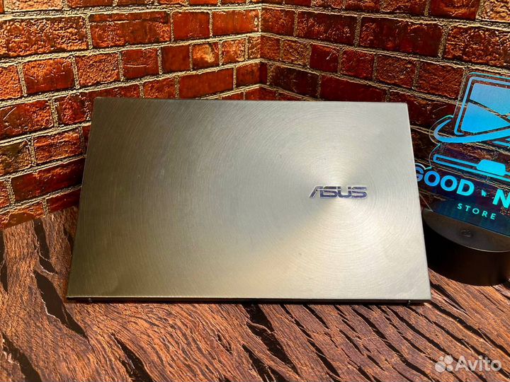 Asus Zenbook i7 GeForce 16GB 1TB SSD Full HD ips