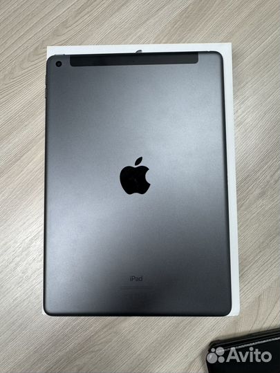 iPad (8-го поколения) Wi-Fi + Cellular 128 гб
