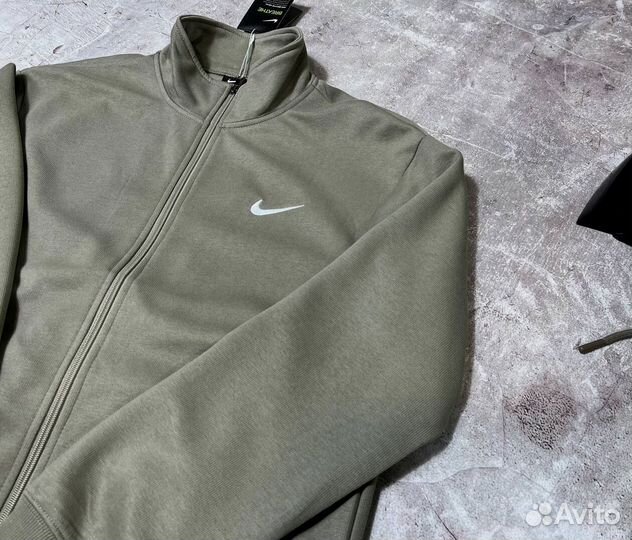 Спортивные костюмы Nike