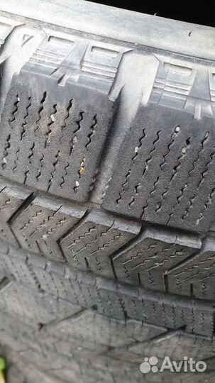 Bridgestone Blizzak VRX 215/60 R16 98S