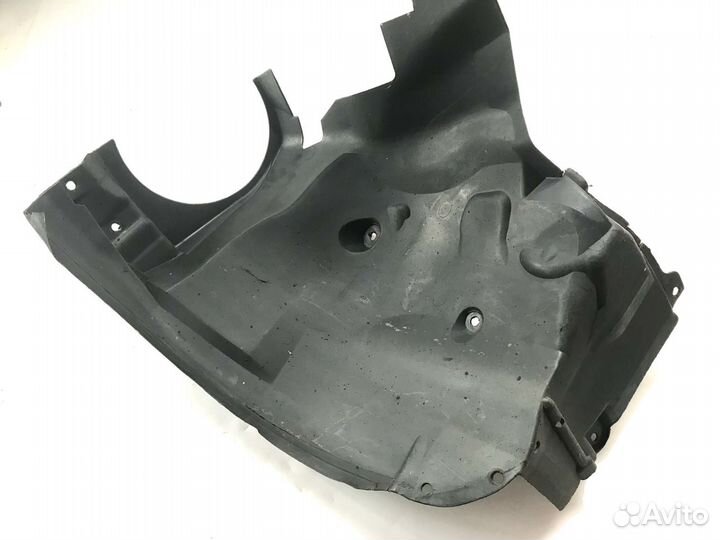 Подкрылок передний правый Mercedes C W203