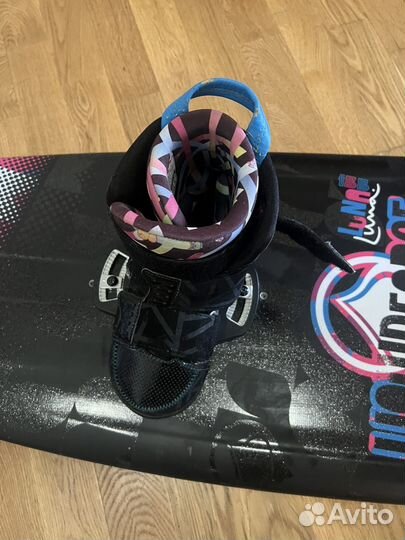 Вейкборд liquid force