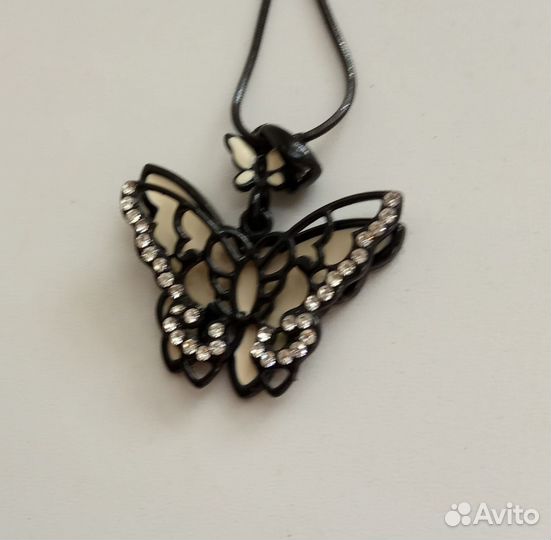 Серьги и кулон