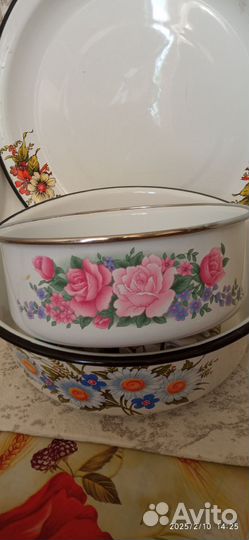 Блюдо,салатик.кастрюля,поднос