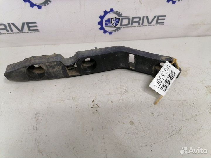 Кронштейн бампера передний правый Ford Focus 2