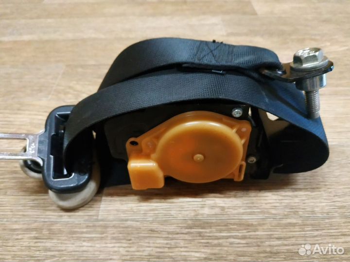 Ремень безопасности передний левый Nissan Note E11