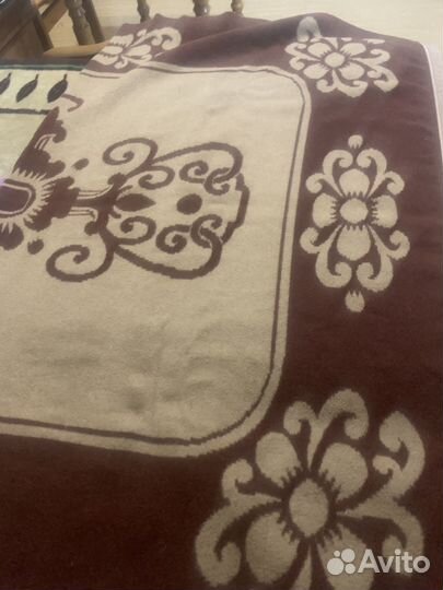 Одеяло и пледы бу