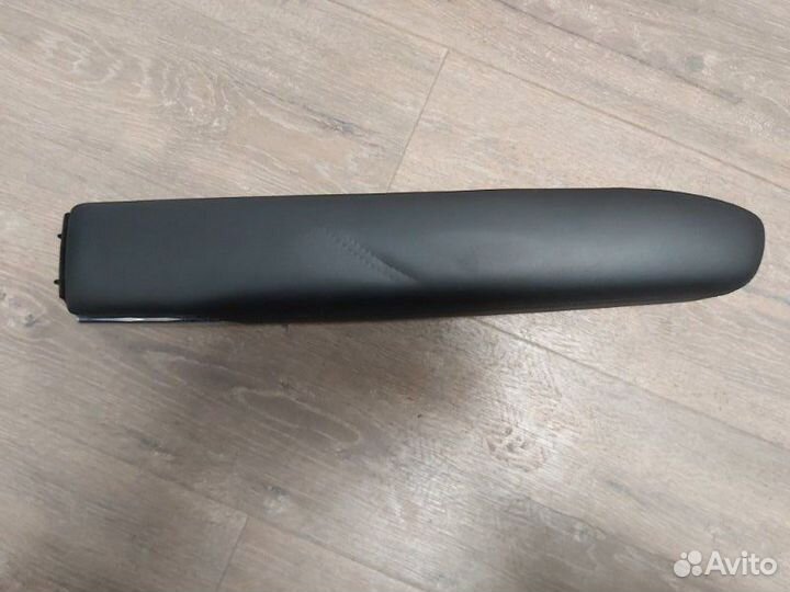 Подлокотник передний правый Mercedes S 500 4Matic