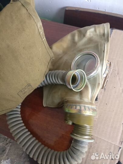 Противогаз с фильтром СССР