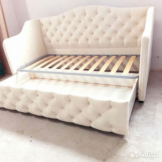 Детская кровать с бортиками